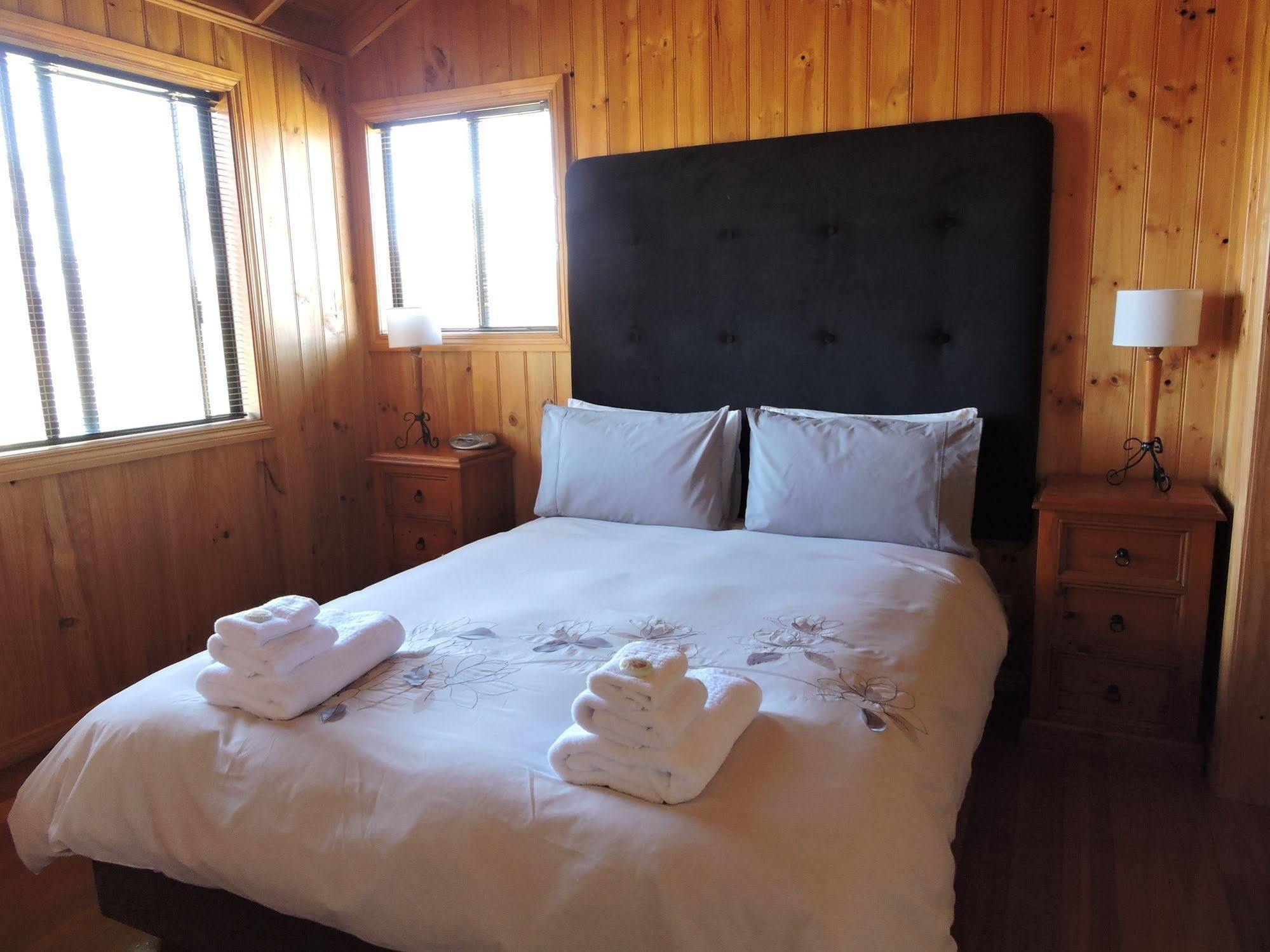 Hazelcreek Cottages Exeter Экстерьер фото